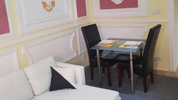 Télévision, cheminée, vidéothÚque