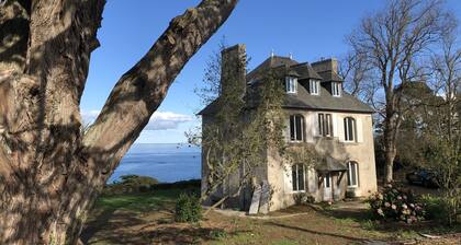 Maison « La Terrasse de Sophie » vue sur mer à Plougasnou dans le FinistÚre