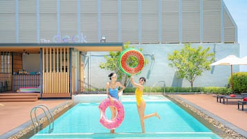Outdoor pool, pool loungers