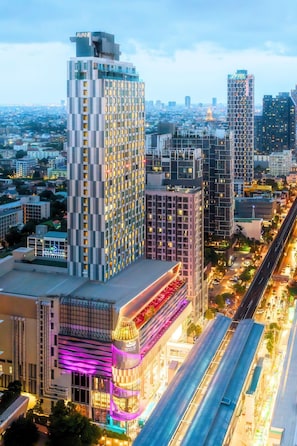 Vista frontal de la propiedad