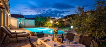 House Una with 3 bedrooms, up to 6 people