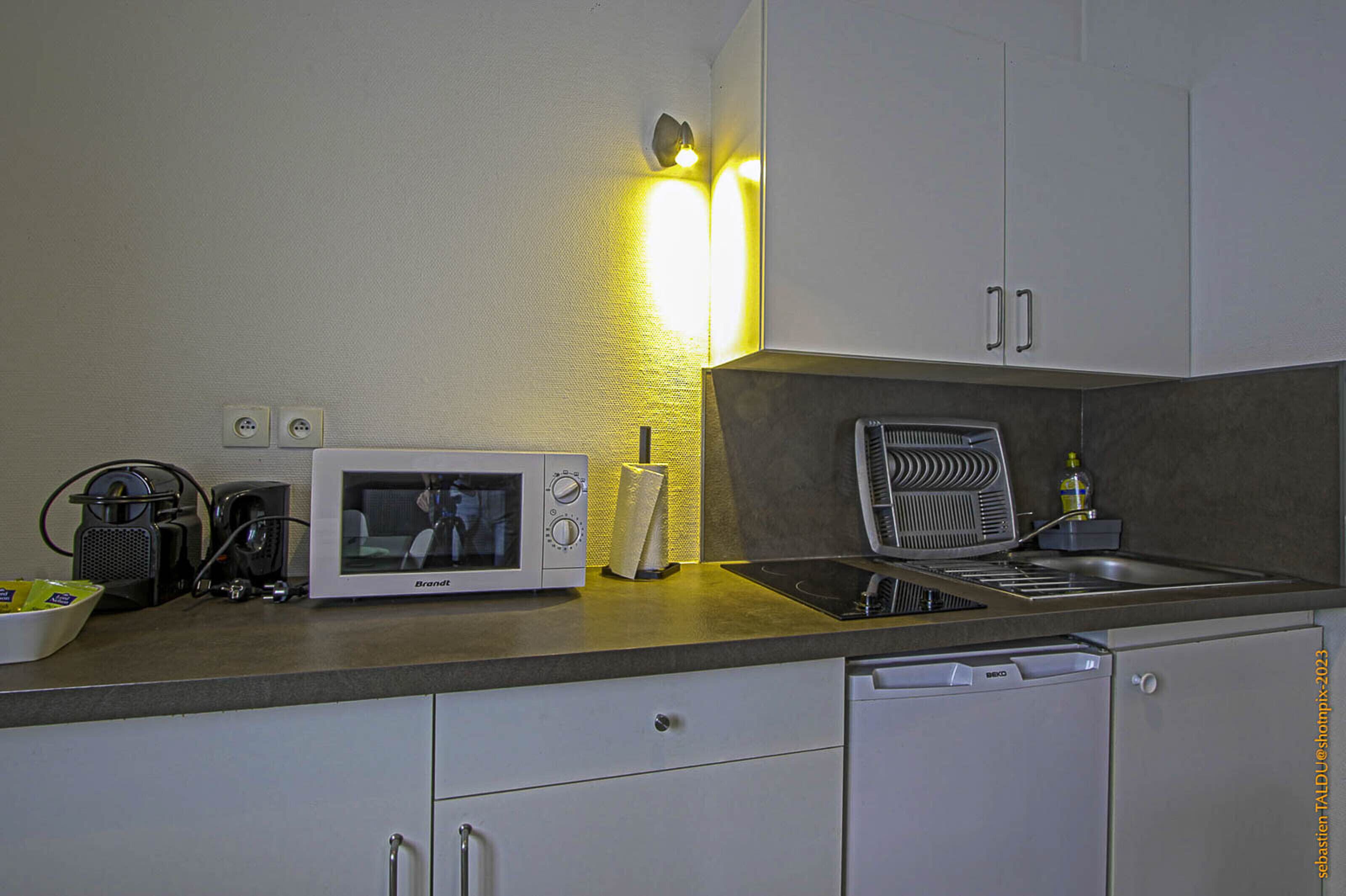 large studio station ★ free time ★ wifi ★ parking