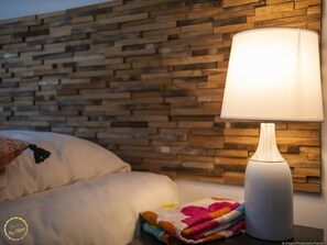 4 habitaciones, tabla de planchar con plancha, wifi y ropa de cama 