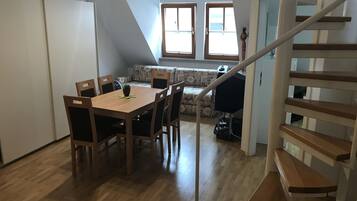 Apartment | Living area | 1-inch flat-screen TV with satellite channels, TV