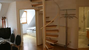 Căn hộ | Khu phòng khách | TV màn hình phẳng 1-inch có truyền hình vệ tinh, TV