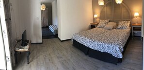 4 makuuhuonetta, silitysrauta/-lauta, ilmainen Wi-Fi, vuodevaatteet