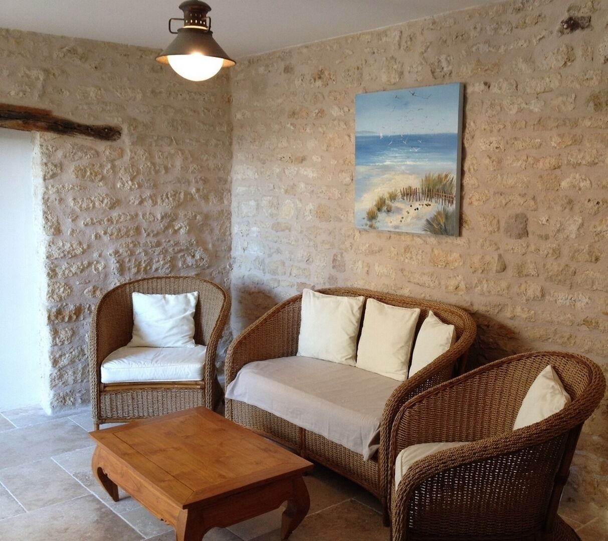 Télévision, lecteur de DVD, chaîne hi-fi