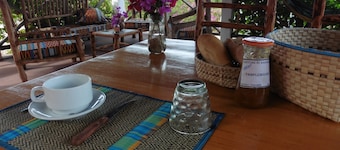 Villa in an authentic village, close to the ocean