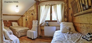 2 bedrooms, iron/ironing board, travel cot, free WiFi