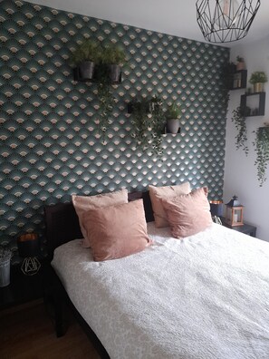 3 chambres, fer et planche à repasser, Wi-Fi gratuit, draps fournis