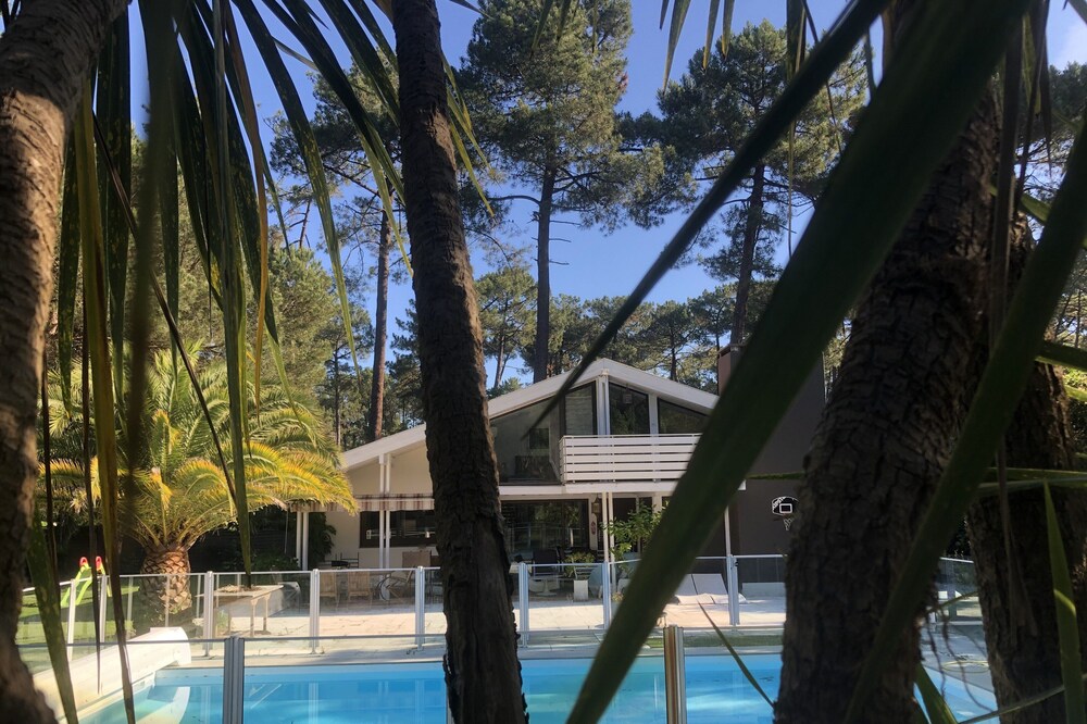 Splendid Villa "La Californienne" in Hossegor, heated swimming pool