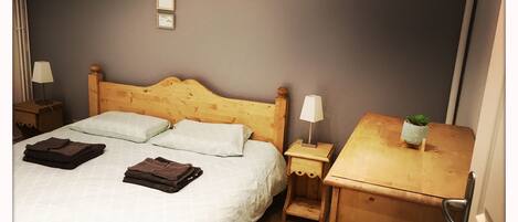 3 bedrooms, iron/ironing board, travel crib, free WiFi