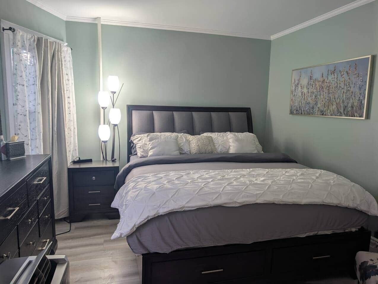 2 bedrooms, in-room safe, iron/ironing board, free WiFi