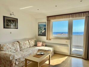 TV - Spacious apartment Viva nr. 2 with sea view (Krk)