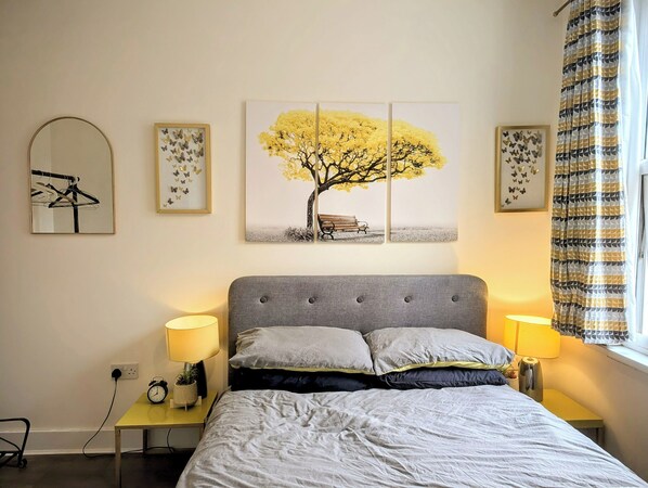 5 bedrooms, iron/ironing board, free WiFi, bed sheets