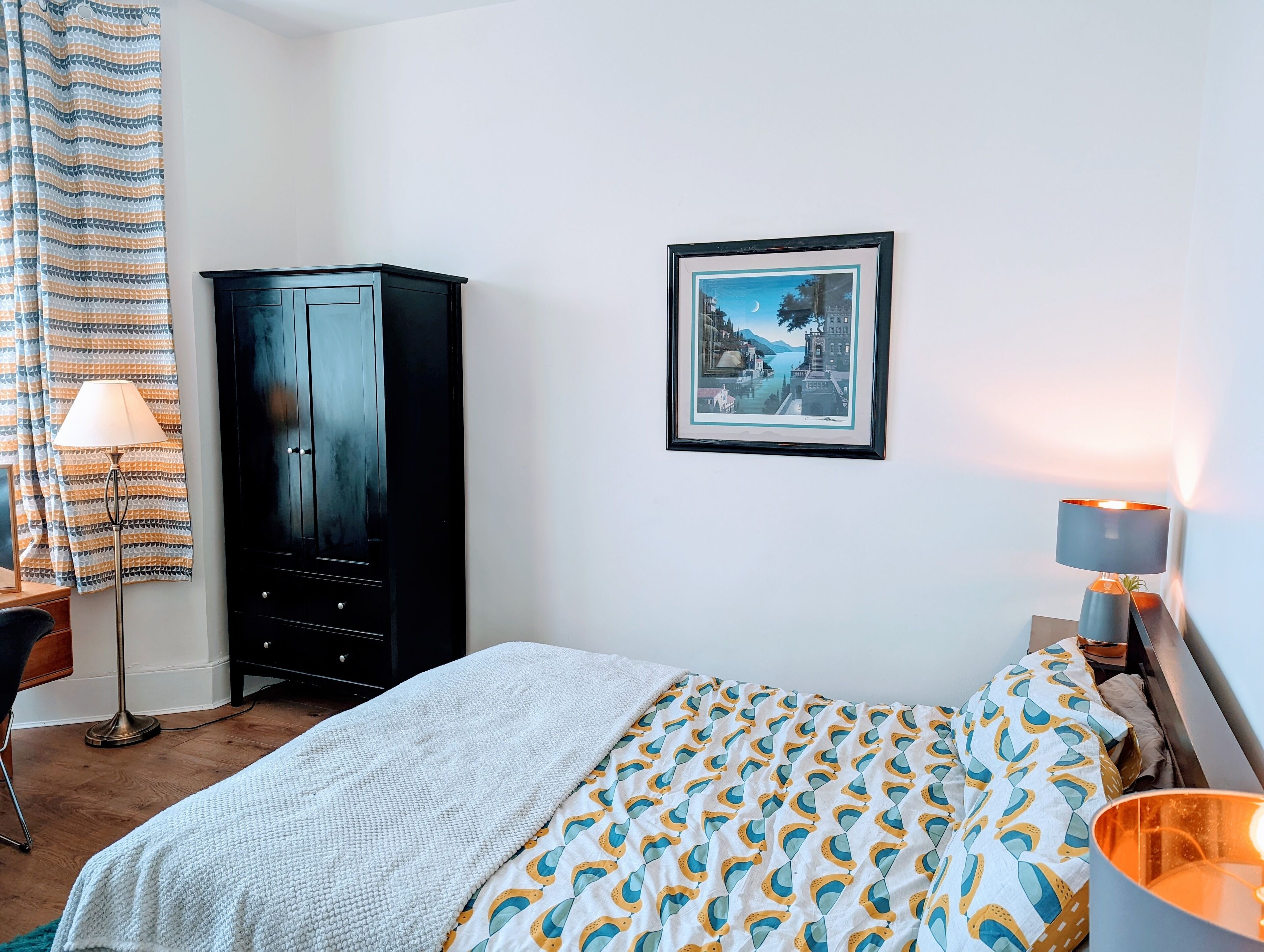 Gorgeous great 5 bed 2 bath family home with garden in trendy area