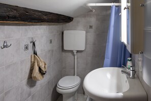 Duplex, 1 Bedroom | Bathroom