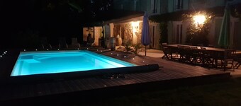 5* bed and breakfast for up to 14 people with heated swimming pool