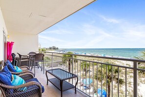 Property grounds - Beachfront Madeira Norte | Gulf front | Pool (Madeira Beach)
