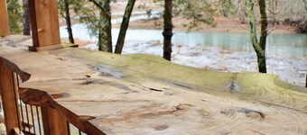 Majestic Moose Lodge- Oark Cabin Rentals