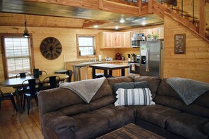 Smart TV, DVD player, books, video library - Majestic Moose Lodge- Oark Cabin Rentals (Oark)