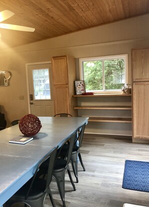 Dining - Updated Cottage, Heated Pool, Great Location near Silver Lake Sand Dunes! (Mears)