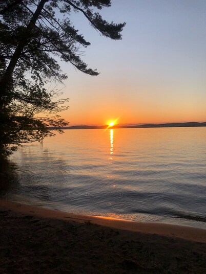 Updated Cottage, Heated Pool, Great Location near Silver Lake Sand Dunes!