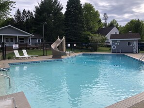 Outdoor pool, a heated pool - 🍂🍁 Fall dates available! 2026 dates available as well! (Mears)