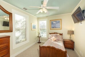 4 chambres, fer et planche à repasser, Wi-Fi, draps fournis