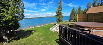 Drummond Island Hotel & Vacation Homes - Sunset Den