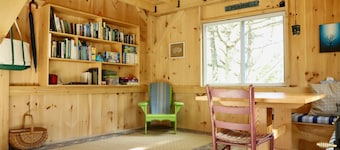 Cozy Cabin on Blue Hill Farm