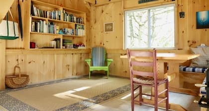 Cozy Cabin on Blue Hill Farm