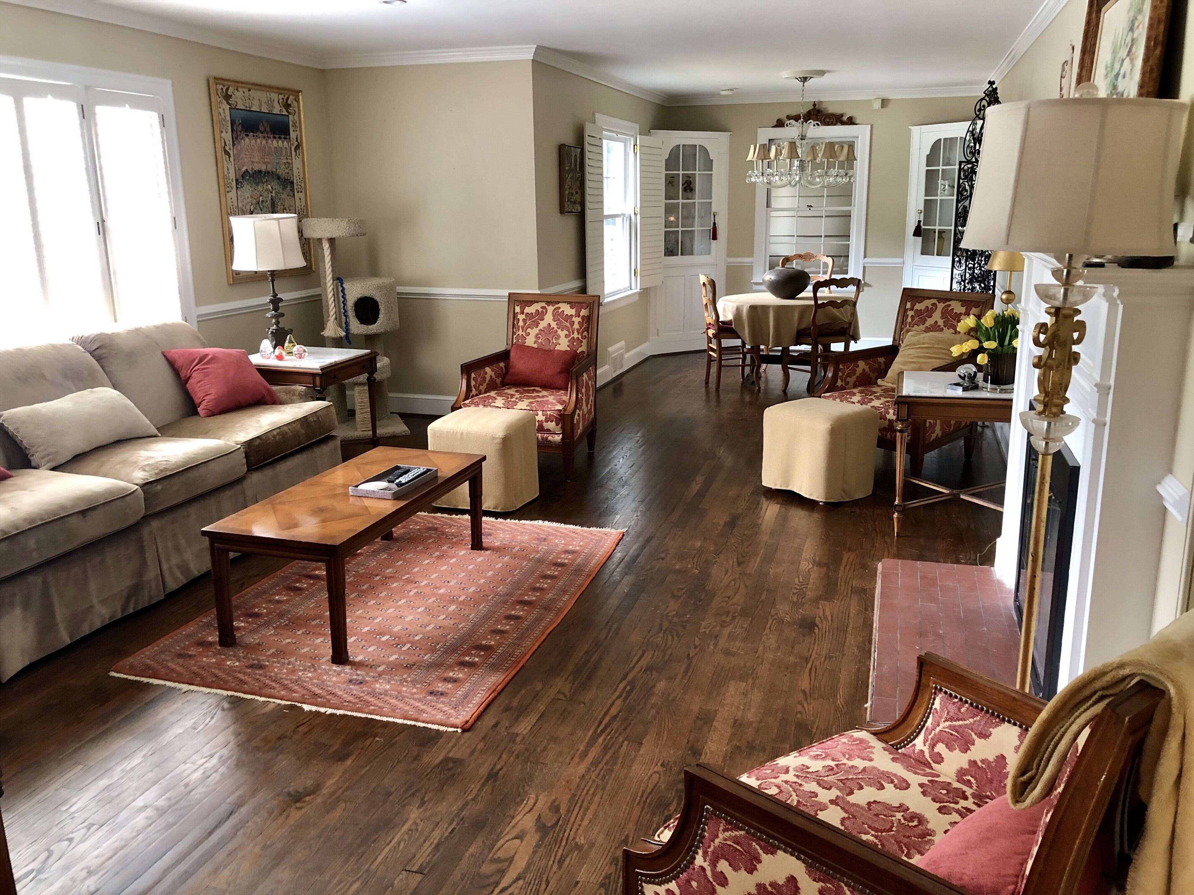 Elegant Pet Friendly Ranch Home close to everything!