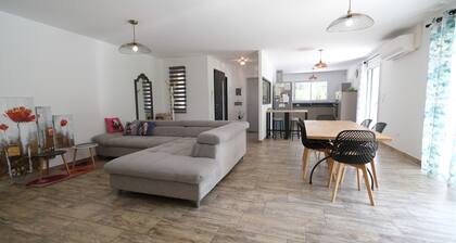 Vacation rental house with pool TAILLADES LS2-317