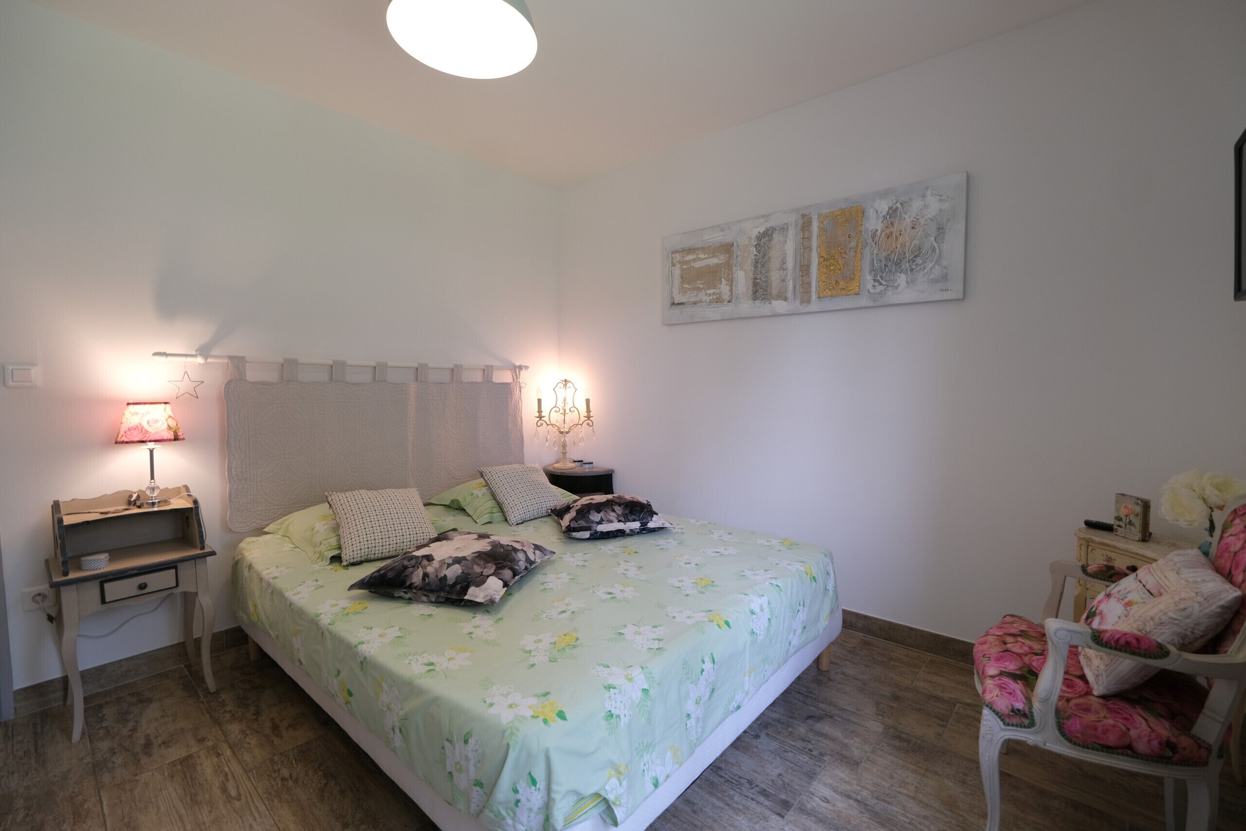 3 chambres, fer et planche à repasser, Wi-Fi gratuit, draps fournis