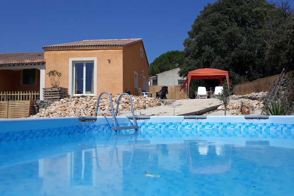 SOUTH OF FRANCE... HOUSE WITH SWIMMING POOL AND GARDEN