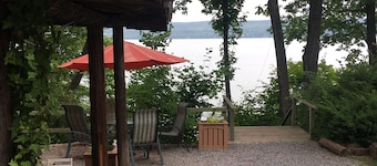 Cabine met uitzicht op Cayuga-meer en toegang tot het strand! 