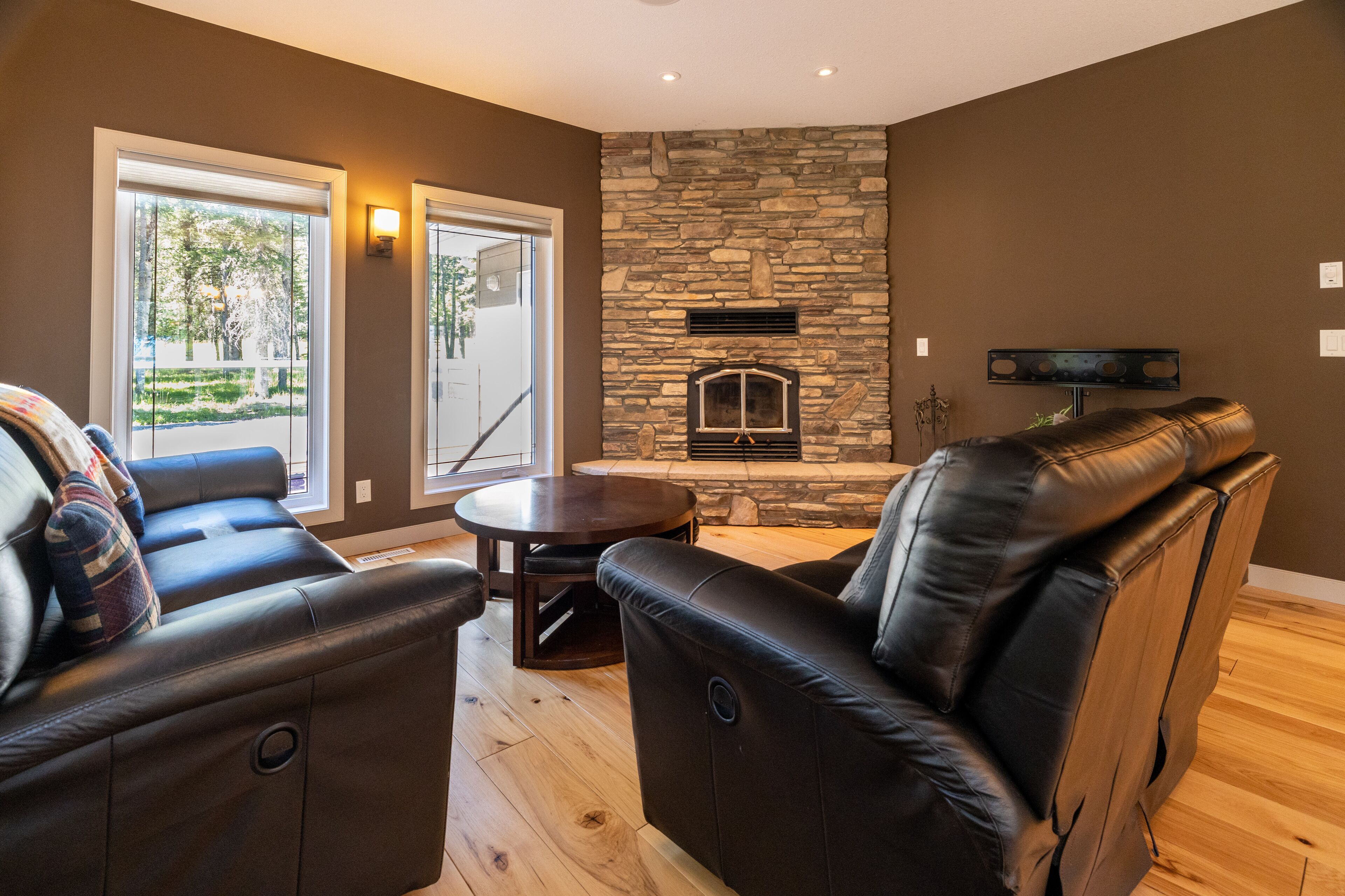 Eagle Ridge Chalet in beautiful Nordegg, Alberta