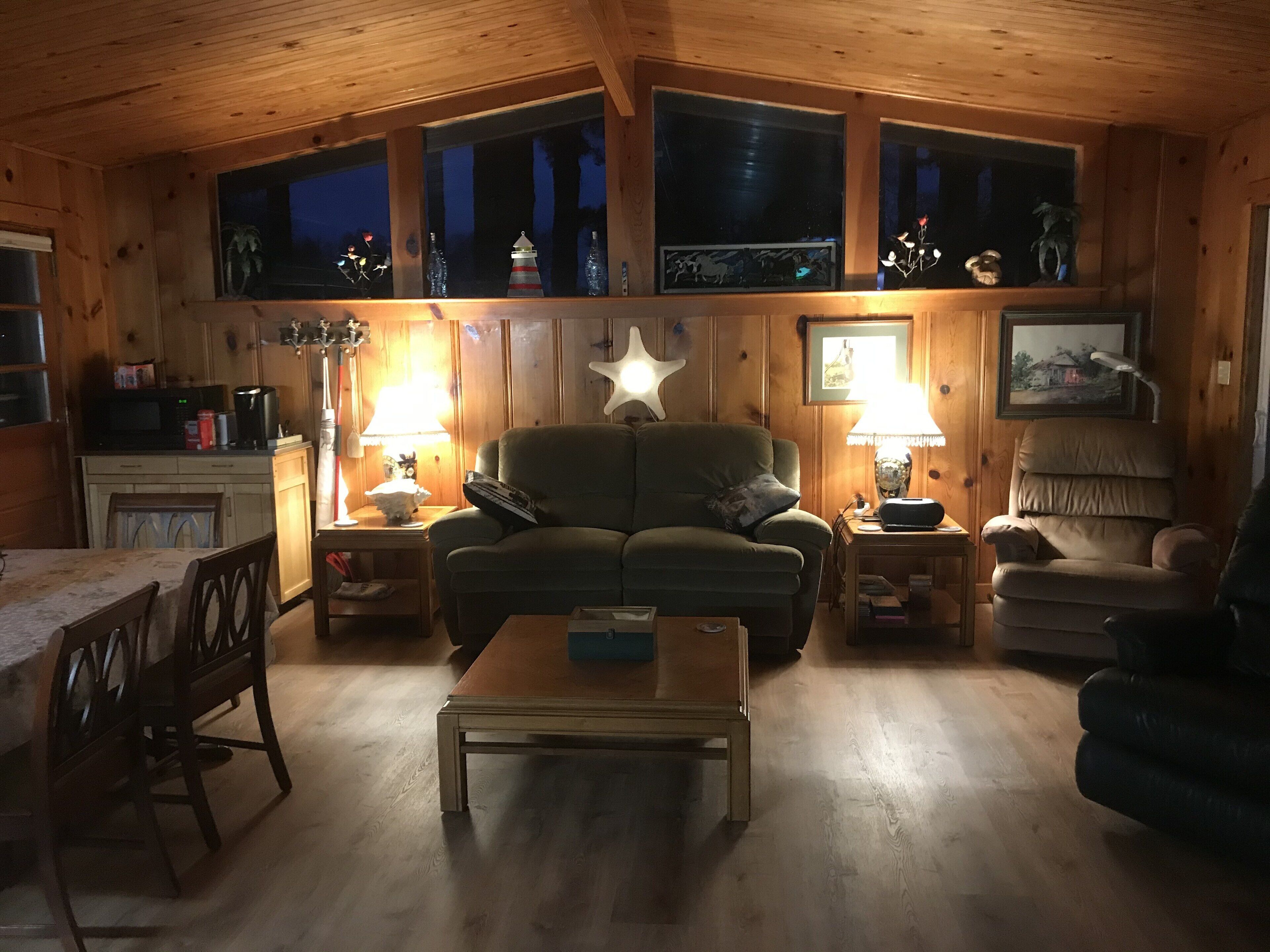 Peaceful River Hideaway 