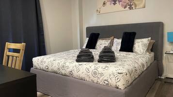 2 bedrooms, desk, iron/ironing board, free WiFi