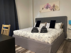 2 bedrooms, desk, iron/ironing board, free WiFi
