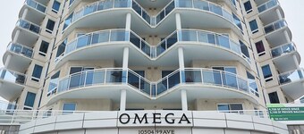 Sub Penthouse suite over looking the legislature grounds in Beautiful Edmonton .