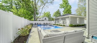 Moderne fire værelses hjem med i jorden pool og hot tub i downtown Douglas