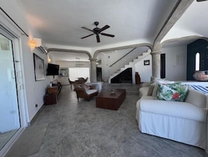Smart TV, DVD player, books