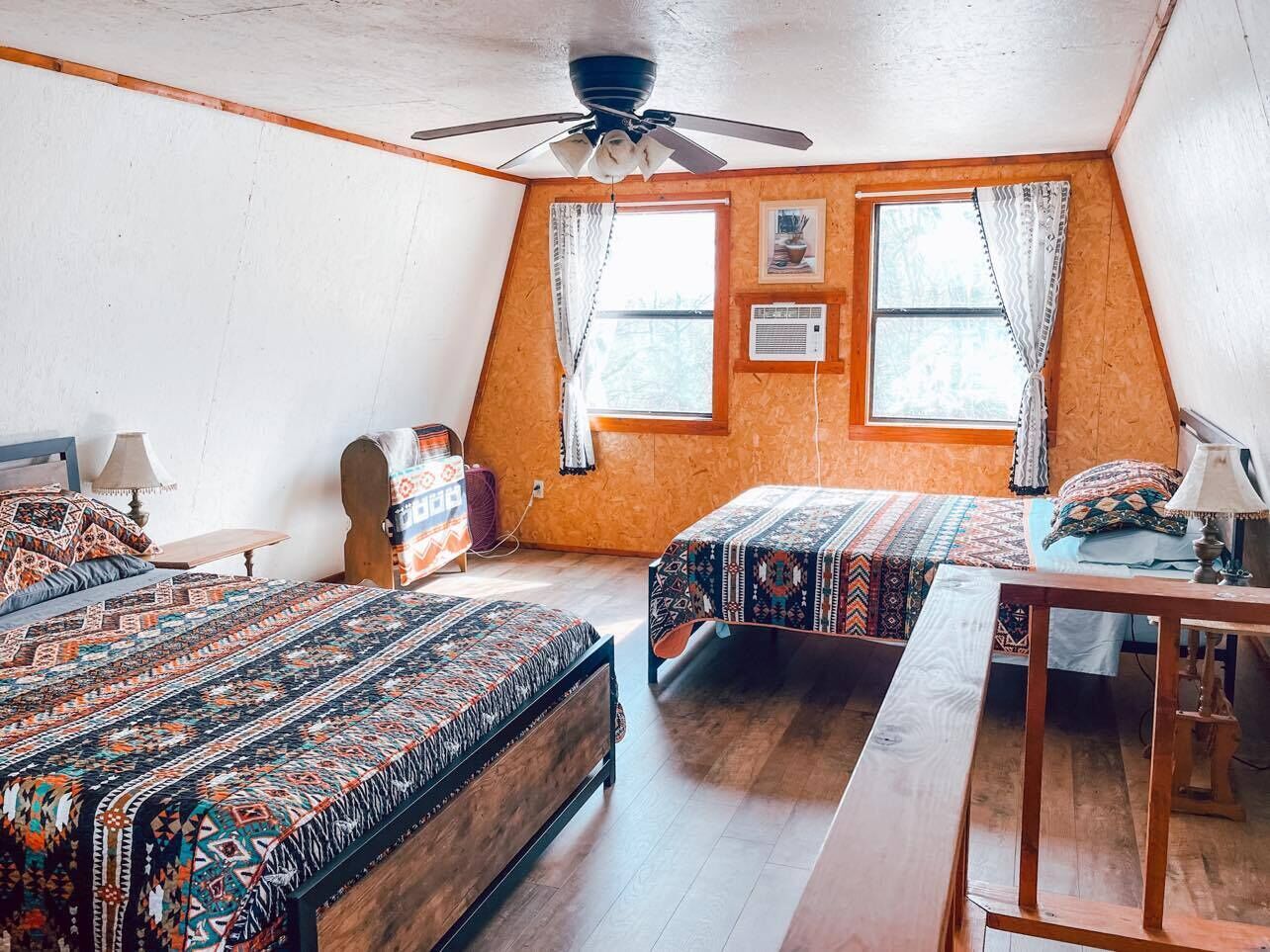 Enchanted Cabin-Seasonal View of Ouachita River