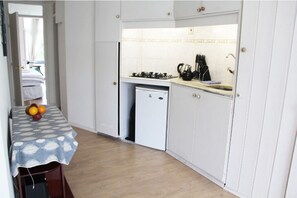 Fridge, microwave, stovetop, electric kettle