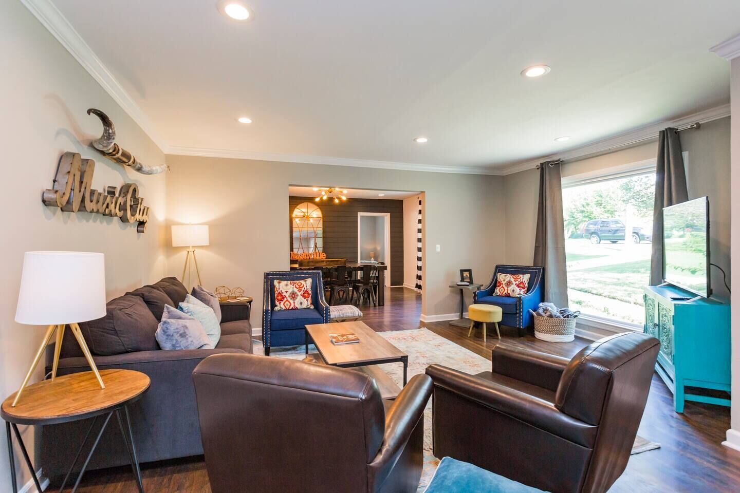 Boot Scootin' Bungalow! 4 BD/2BA- Hot Tub, 11 Beds