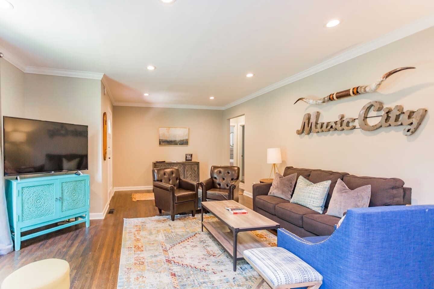 Boot Scootin' Bungalow! 4 BD/2BA- Hot Tub, 11 Beds