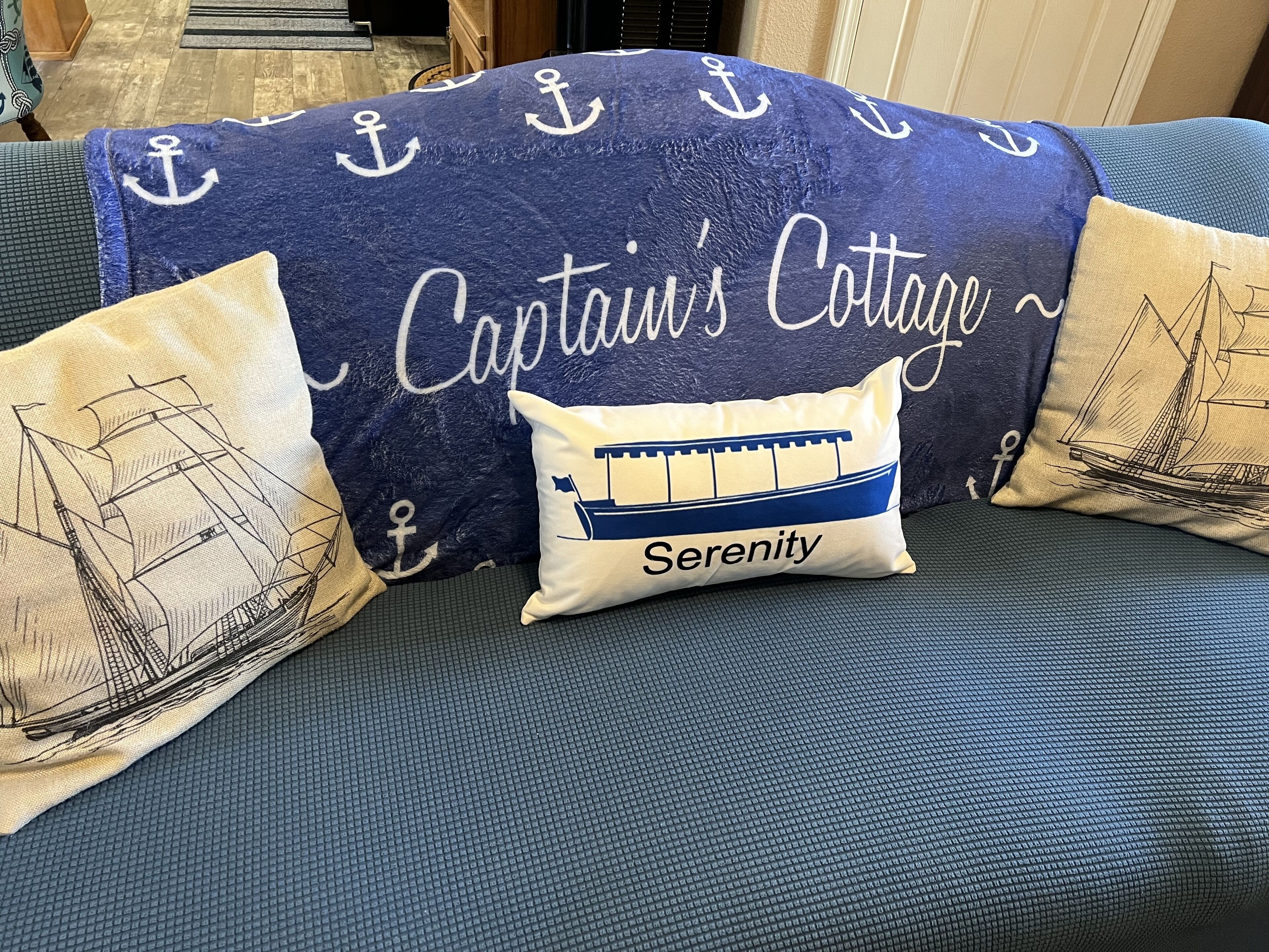 Ione Captains Cottage With 3 separate BEDROOMS Close to Town. Centrally located.