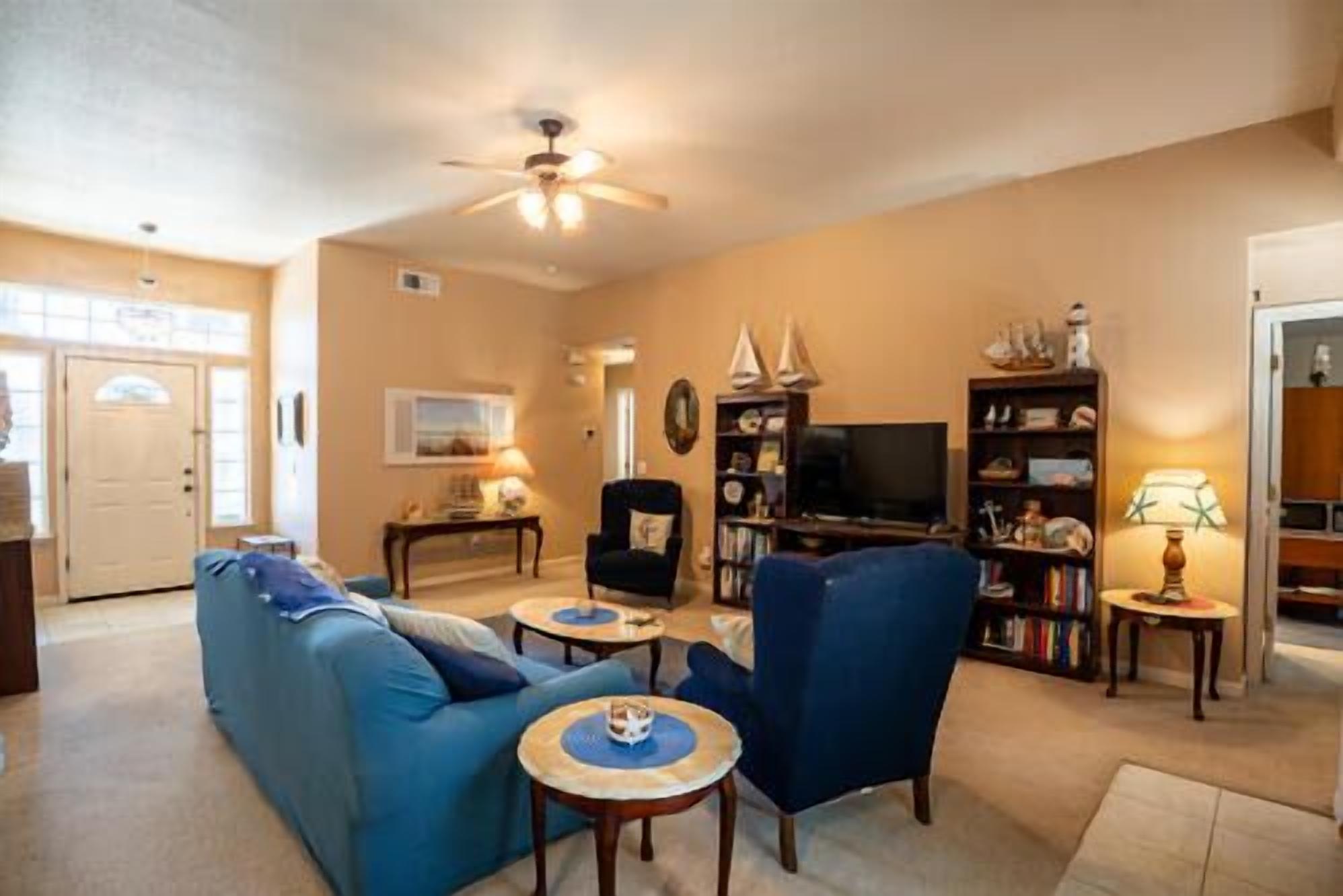 Ione Captains Cottage With 3 separate BEDROOMS Close to Town. Centrally located.